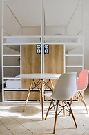 Follow the Sun Boutique Hostel - Pool, Breakfast & Sea Views