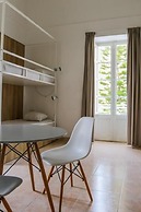 Follow the Sun Boutique Hostel - Pool, Breakfast & Sea Views