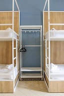 Follow the Sun Boutique Hostel - Pool, Breakfast & Sea Views