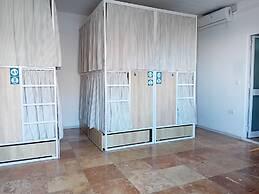 Follow the Sun Boutique Hostel - Pool, Breakfast & Sea Views