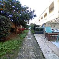 Follow the Sun Boutique Hostel - Pool, Breakfast & Sea Views