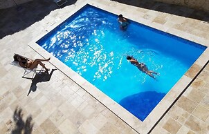 Follow the Sun Boutique Hostel - Pool, Breakfast & Sea Views