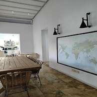 Follow the Sun Boutique Hostel - Pool, Breakfast & Sea Views