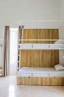 Follow the Sun Boutique Hostel - Pool, Breakfast & Sea Views