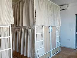 Follow the Sun Boutique Hostel - Pool, Breakfast & Sea Views