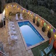 Follow the Sun Boutique Hostel - Pool, Breakfast & Sea Views