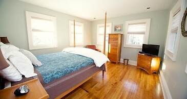 24 East Main Street B&B