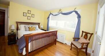 24 East Main Street B&B