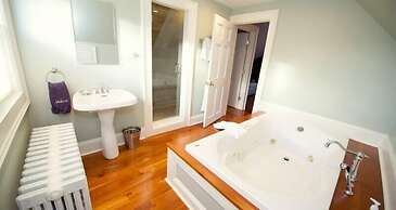 24 East Main Street B&B