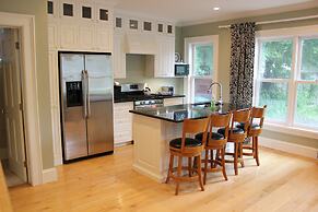24 East Main Street B&B