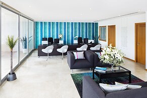 The Beachfront Praia D'el Rey Golf & Beach Resort