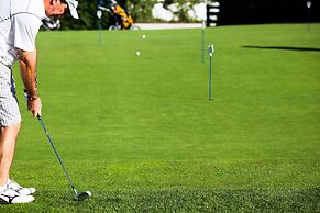 The Beachfront Praia D'el Rey Golf & Beach Resort