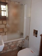 De Michanna Properties