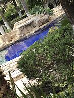 De Michanna Properties