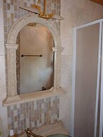 De Michanna Properties