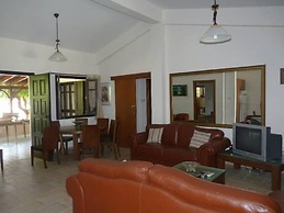 De Michanna Properties