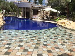 De Michanna Properties