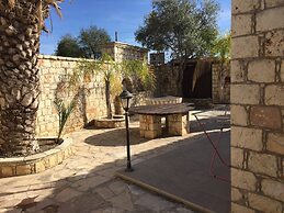 De Michanna Properties