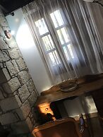 De Michanna Properties