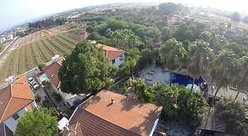 De Michanna Properties