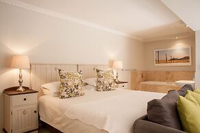 Four Palms Accommodation