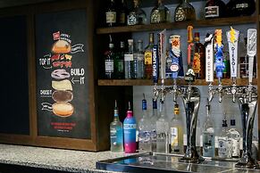 Holiday Inn & Suites Denver Tech Center-Centennial by IHG