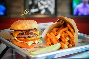 Holiday Inn & Suites Denver Tech Center-Centennial by IHG