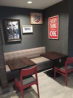 Holiday Inn & Suites Denver Tech Center-Centennial by IHG