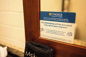 Comfort Suites University