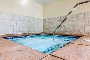 Comfort Suites University