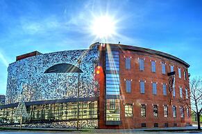 Staybridge Suites Baltimore - Inner Harbor by IHG