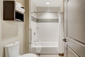 Staybridge Suites Baltimore - Inner Harbor by IHG