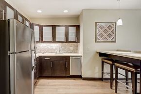 Staybridge Suites Baltimore - Inner Harbor by IHG