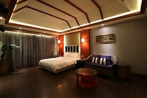 Seasons Boutique Motel