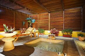 Seasons Boutique Motel