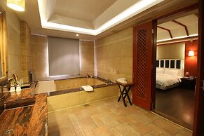 Seasons Boutique Motel