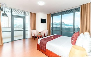 Danang Han River Hotel