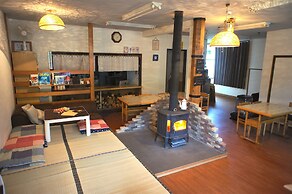 Guest House Shikotsu Kamui - Hostel