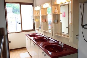 Guest House Shikotsu Kamui - Hostel