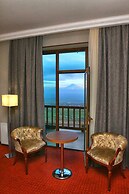 Amberd Hotel