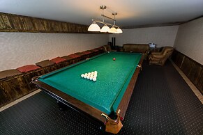 Amberd Hotel