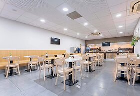 B&B HOTEL Maubeuge Louvroil