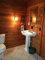 Whistling Swan Motel