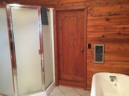 Whistling Swan Motel