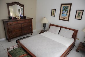 Country Club Mangowalk Townhouse