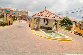 Country Club Mangowalk Townhouse