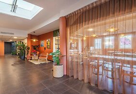 B&B HOTEL Aix-en-Provence Meyreuil Sainte-Victoire