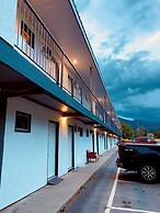 Monashee Motel