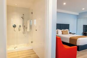 Oceanside Hotel and Suites