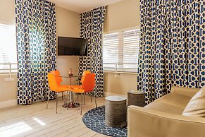 Oceanside Hotel and Suites